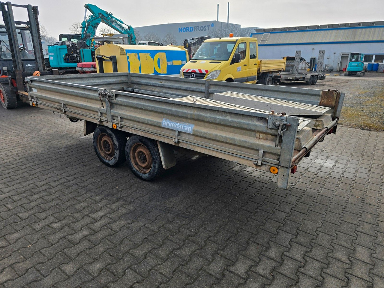 Brenderup Anhänger 2000 GB Bagger L/B/H 4270 x 2050 x 400 - Автомобил приколка: слика 3 Brenderup Anhänger 2000 GB Bagger L/B/H 4270 x 2050 x 400 - Автомобил приколка: слика 3