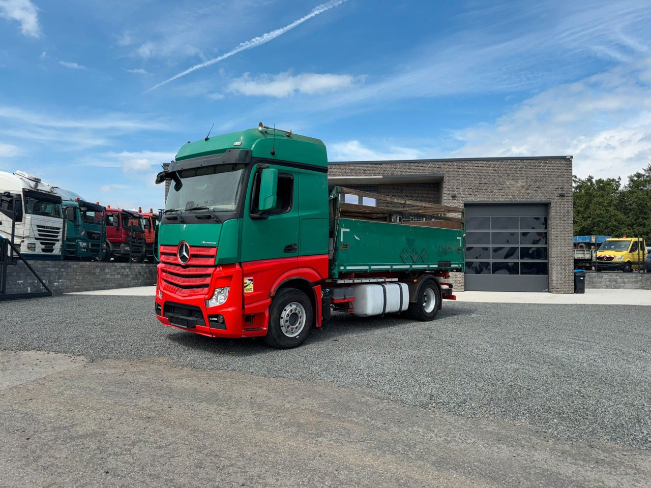Mercedes-Benz Actros 1842 Kipper Dreiseitenkipper - Кипер: слика 2 Mercedes-Benz Actros 1842 Kipper Dreiseitenkipper - Кипер: слика 2