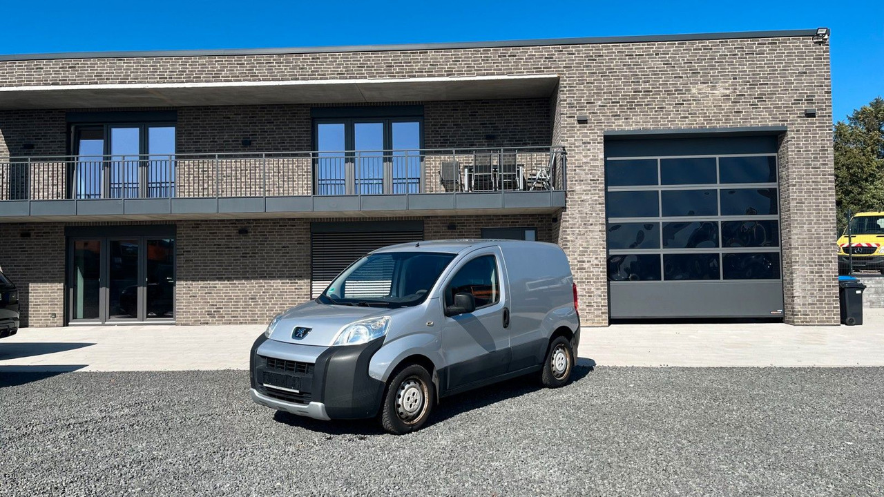 Peugeot Bipper Basis Kopfdichtungsschaden - Автомобил: слика 1 Peugeot Bipper Basis Kopfdichtungsschaden - Автомобил: слика 1