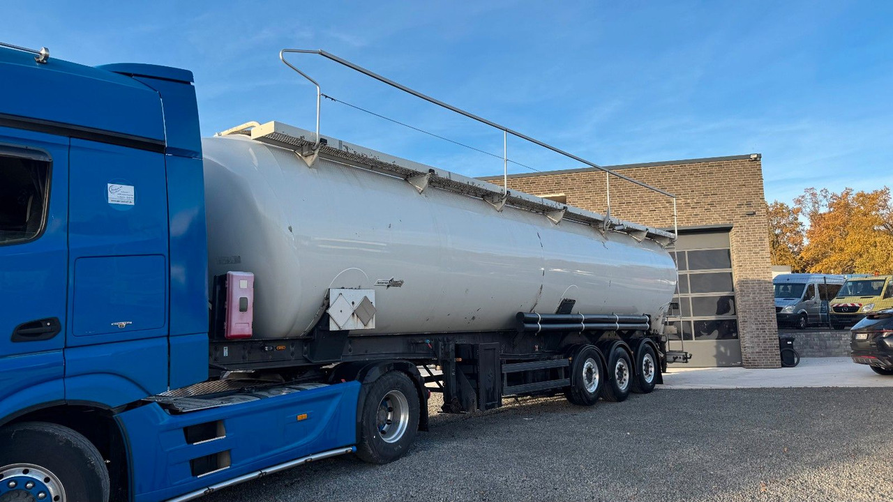 Spitzer SK 2760 CAL GGVS 60m³ Kippsilo - Полуприколка силос: слика 1 Spitzer SK 2760 CAL GGVS 60m³ Kippsilo - Полуприколка силос: слика 1