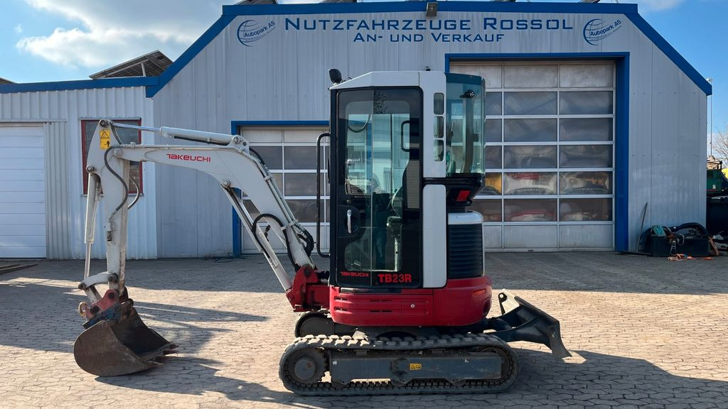 Takeuchi TB23R Minibagger 2670 Kg - Мини багер: слика 1 Takeuchi TB23R Minibagger 2670 Kg - Мини багер: слика 1