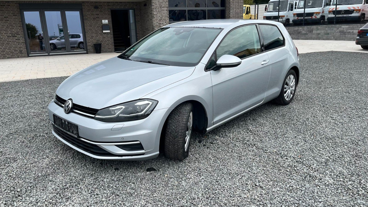 Volkswagen Golf VII Lim. Sound Start-Stopp - Автомобил: слика 2 Volkswagen Golf VII Lim. Sound Start-Stopp - Автомобил: слика 2