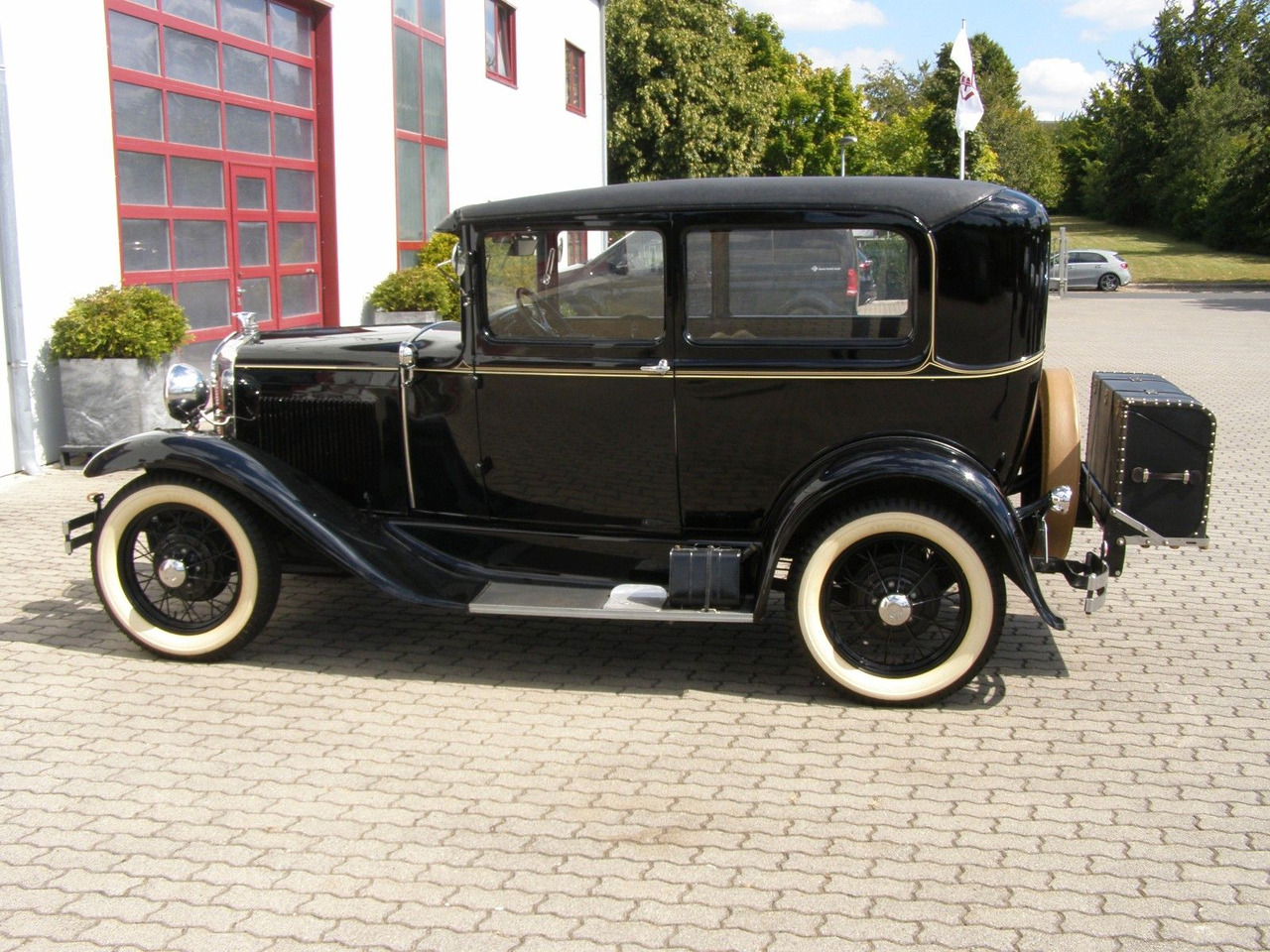 Ford MODELL A / TUDOR + H-Kennzeichen - Седан: слика 3 Ford MODELL A / TUDOR + H-Kennzeichen - Седан: слика 3