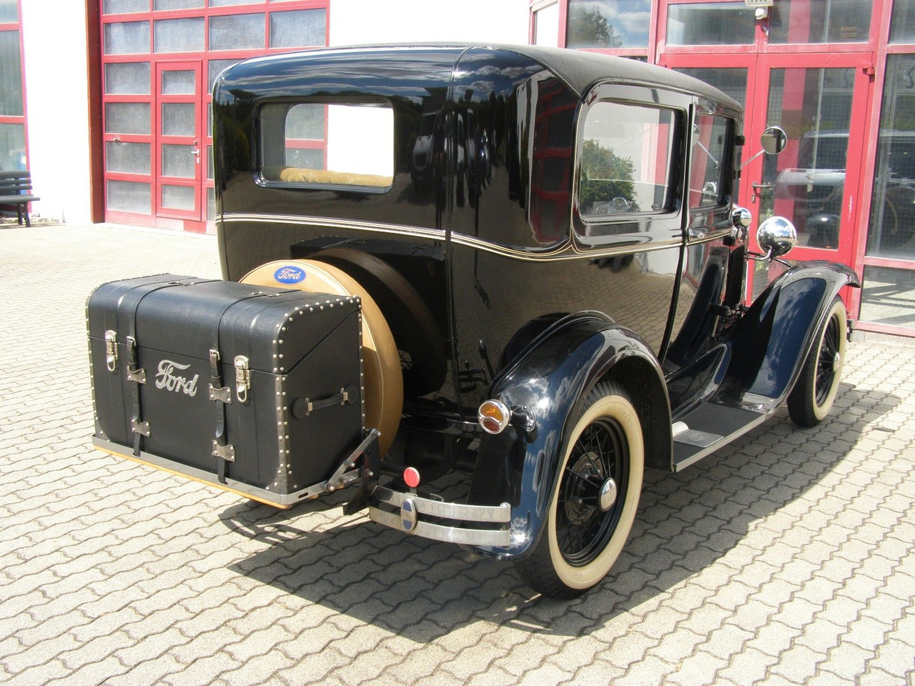 Ford MODELL A / TUDOR + H-Kennzeichen - Седан: слика 2 Ford MODELL A / TUDOR + H-Kennzeichen - Седан: слика 2