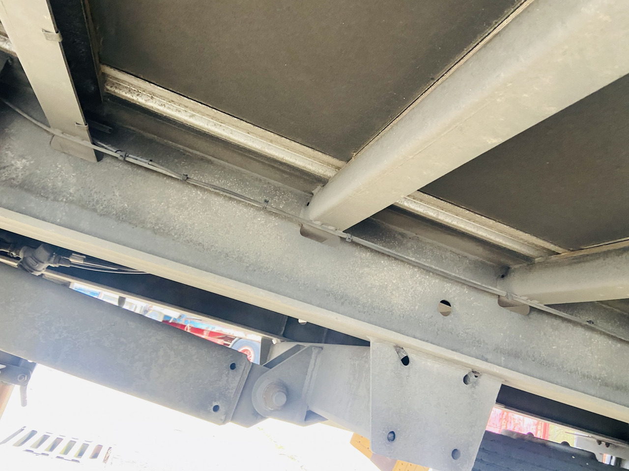 Ackermann Z-KA-F10.5/7,6 1 Achs Planenanhänger 10,5 t GG - Приколка сандучар: слика 3 Ackermann Z-KA-F10.5/7,6 1 Achs Planenanhänger 10,5 t GG - Приколка сандучар: слика 3