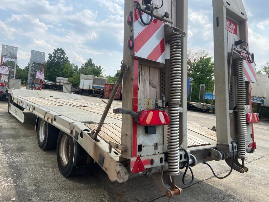 Fliegl 3 Achs Tiefladeranhänger - Приколка за низок утовар: слика 4 Fliegl 3 Achs Tiefladeranhänger - Приколка за низок утовар: слика 4