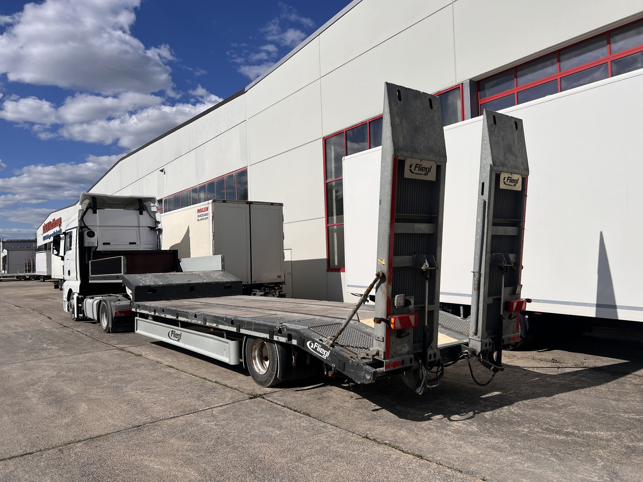 Fliegl SES210 1 Achs Satteltieflader - Полуприколка за низок утовар: слика 5 Fliegl SES210 1 Achs Satteltieflader - Полуприколка за низок утовар: слика 5