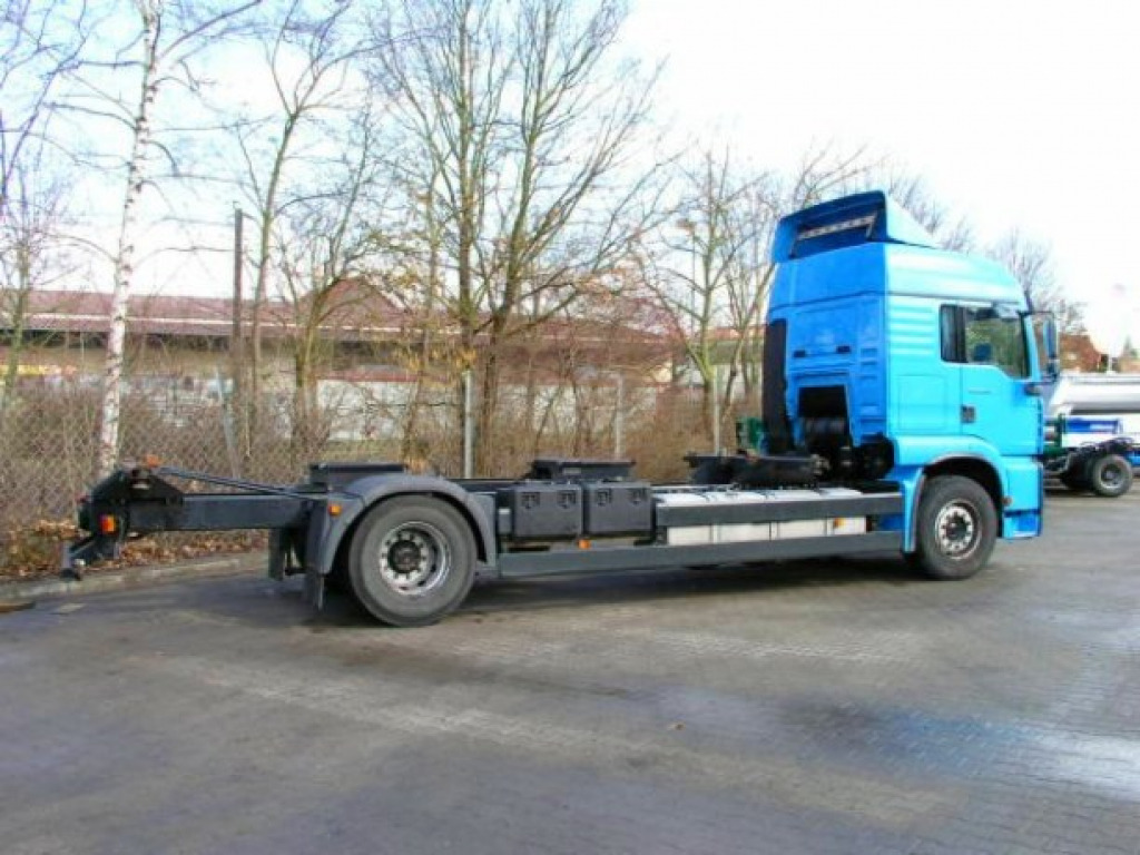 MAN TGA 02 18.410 TGA2 Achs BDF- LKW - Транспортер на контејнер/ Камион со променливо тело: слика 4 MAN TGA 02 18.410 TGA2 Achs BDF- LKW - Транспортер на контејнер/ Камион со променливо тело: слика 4