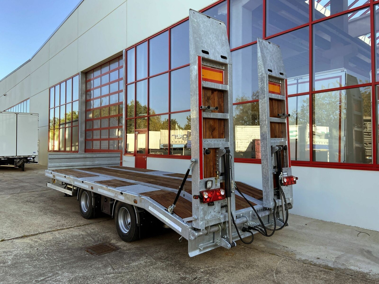 Möslein 21 t Tandemtieflader, hydr. Rampen, NEU - Приколка за низок утовар: слика 3 Möslein 21 t Tandemtieflader, hydr. Rampen, NEU - Приколка за низок утовар: слика 3