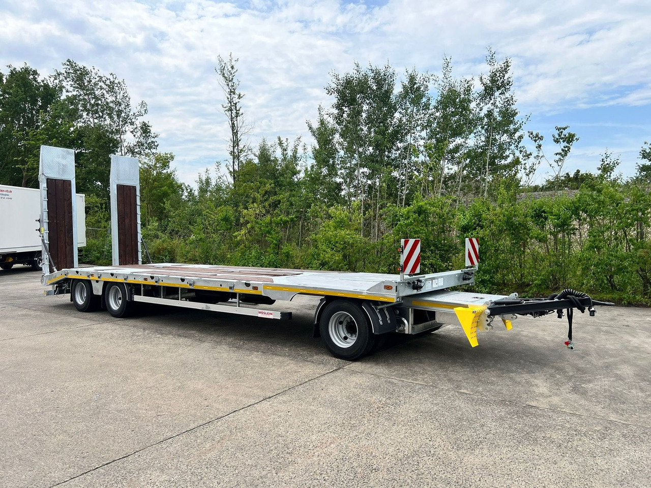 Möslein 3 Achs Tieflader mit gerader Ladefläche 8,10 m, - Приколка за низок утовар: слика 2 Möslein 3 Achs Tieflader mit gerader Ladefläche 8,10 m, - Приколка за низок утовар: слика 2