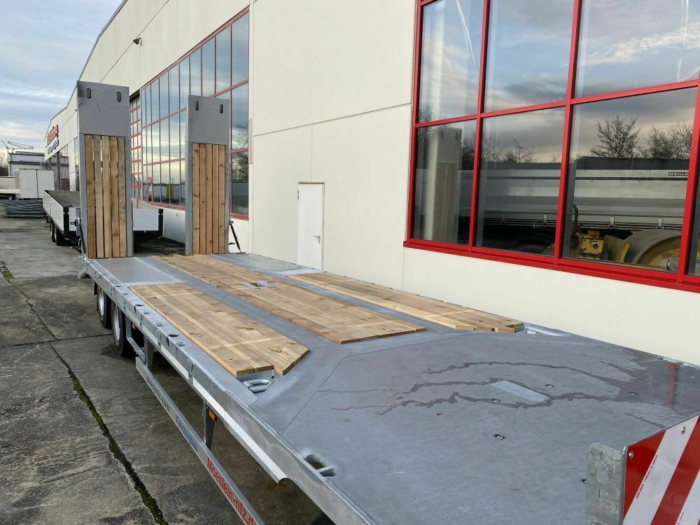Möslein 3 Achs Tieflader mit gerader Ladefläche 8,10 m, - Приколка за низок утовар: слика 5 Möslein 3 Achs Tieflader mit gerader Ladefläche 8,10 m, - Приколка за низок утовар: слика 5