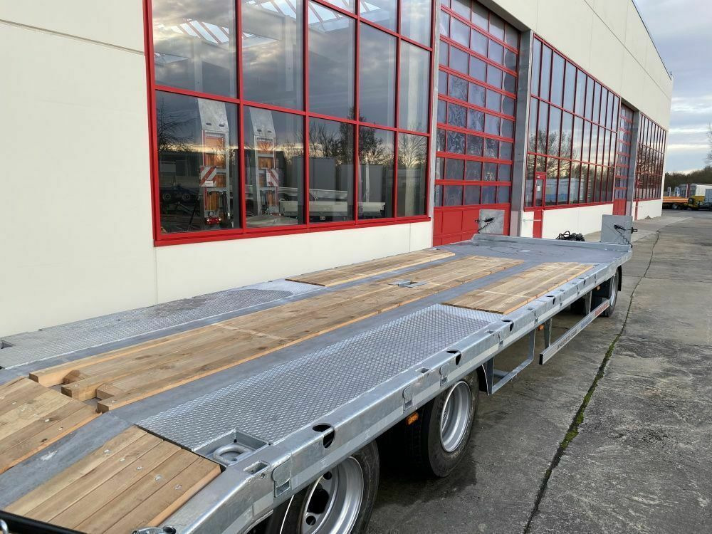 Möslein 3 Achs Tieflader mit gerader Ladefläche 9 m, Ne - Приколка за низок утовар: слика 5 Möslein 3 Achs Tieflader mit gerader Ladefläche 9 m, Ne - Приколка за низок утовар: слика 5