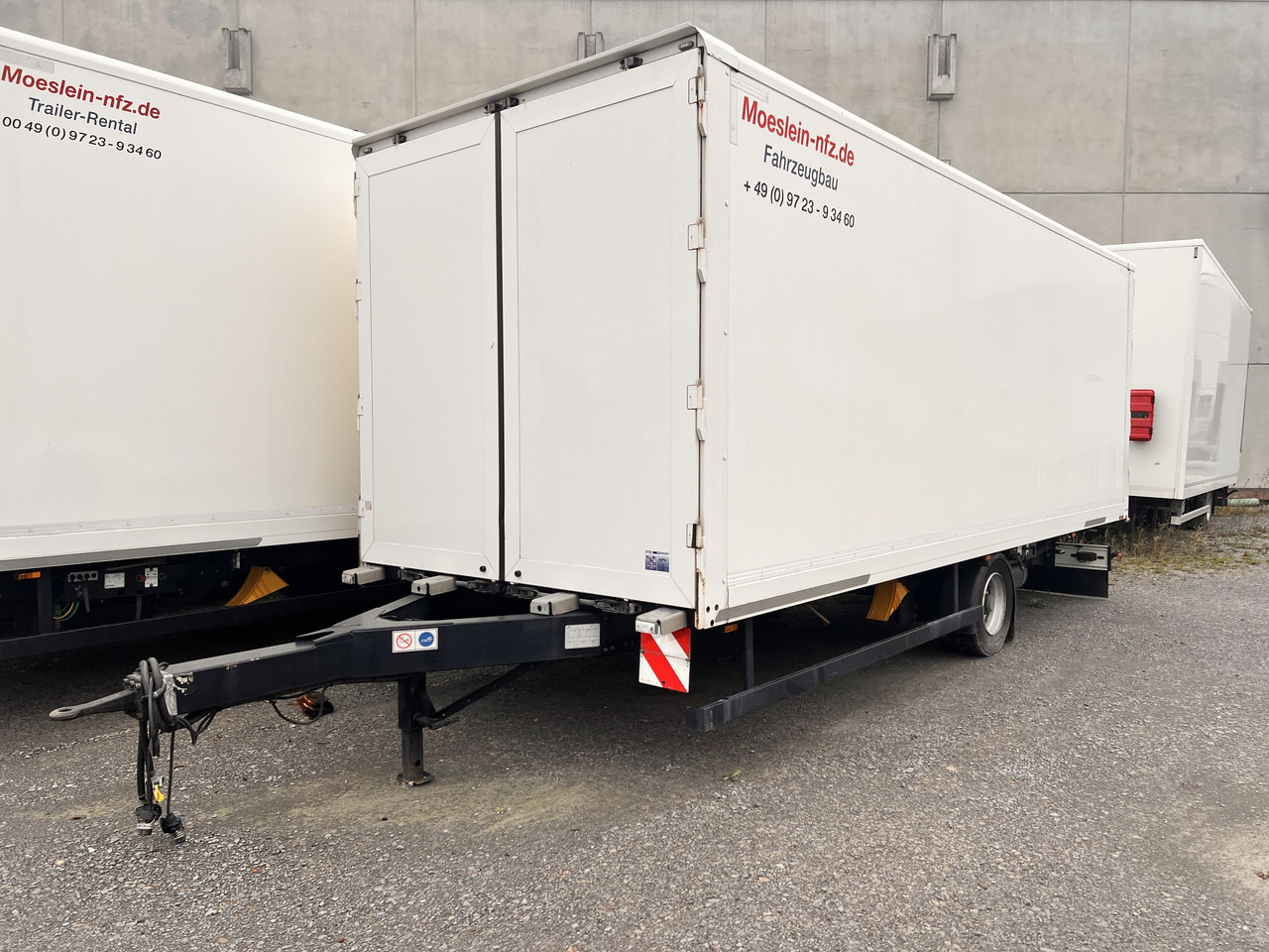 Möslein EK 1- D 7,3 1 Achs Kofferanhänger Durchladen7,08 m lang - Приколка сандучар: слика 2 Möslein EK 1- D 7,3 1 Achs Kofferanhänger Durchladen7,08 m lang - Приколка сандучар: слика 2