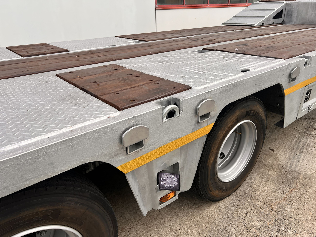 Möslein ST 3 3 Achs Satteltieflader neu - Полуприколка за низок утовар: слика 2 Möslein ST 3 3 Achs Satteltieflader neu - Полуприколка за низок утовар: слика 2