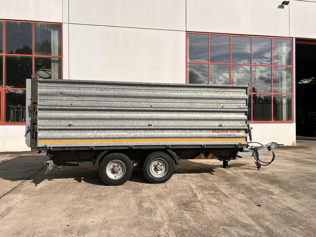 Möslein TDS 13 Schwebheim 13 t Tandemkipper- Tieflader, Aufsatzbordwände - Кипер приколка: слика 3 Möslein TDS 13 Schwebheim 13 t Tandemkipper- Tieflader, Aufsatzbordwände - Кипер приколка: слика 3