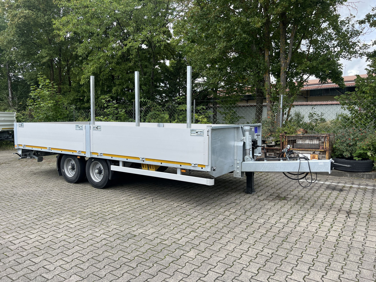 Möslein THT 11- G 6,2 Tandem Pritsche- Tieflader mit Rungentaschen - Приколка платформа: слика 5 Möslein THT 11- G 6,2 Tandem Pritsche- Tieflader mit Rungentaschen - Приколка платформа: слика 5