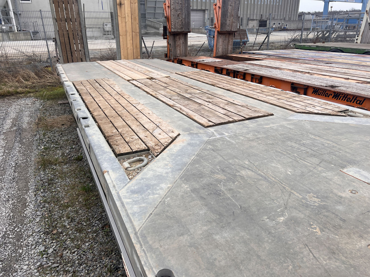 Möslein TO 3 F Schwebheim 3 Achs Tiefladeranhänger 9 m Ladefläche - Приколка за низок утовар: слика 2 Möslein TO 3 F Schwebheim 3 Achs Tiefladeranhänger 9 m Ladefläche - Приколка за низок утовар: слика 2