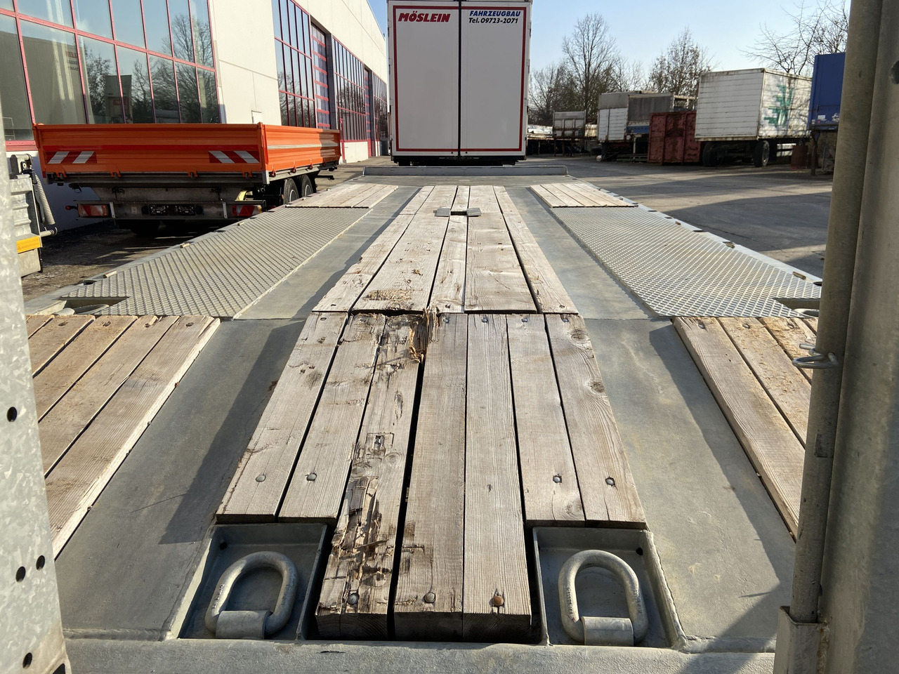 Möslein TO 3 F Schwebheim Neuwertig 3 Achs Tieflader 8,10 m Ladefläche - Приколка за низок утовар: слика 5 Möslein TO 3 F Schwebheim Neuwertig 3 Achs Tieflader 8,10 m Ladefläche - Приколка за низок утовар: слика 5