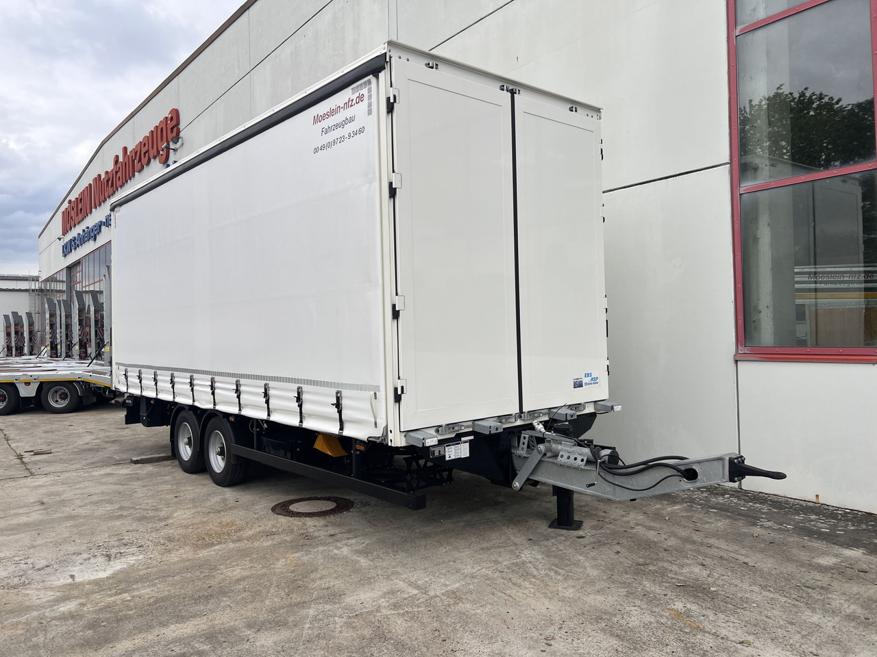 Möslein TPS 105 D-L Planenanhänger, Ladebordwand + Durchladbar neuwertig - Приколка со церада: слика 3 Möslein TPS 105 D-L Planenanhänger, Ladebordwand + Durchladbar neuwertig - Приколка со церада: слика 3