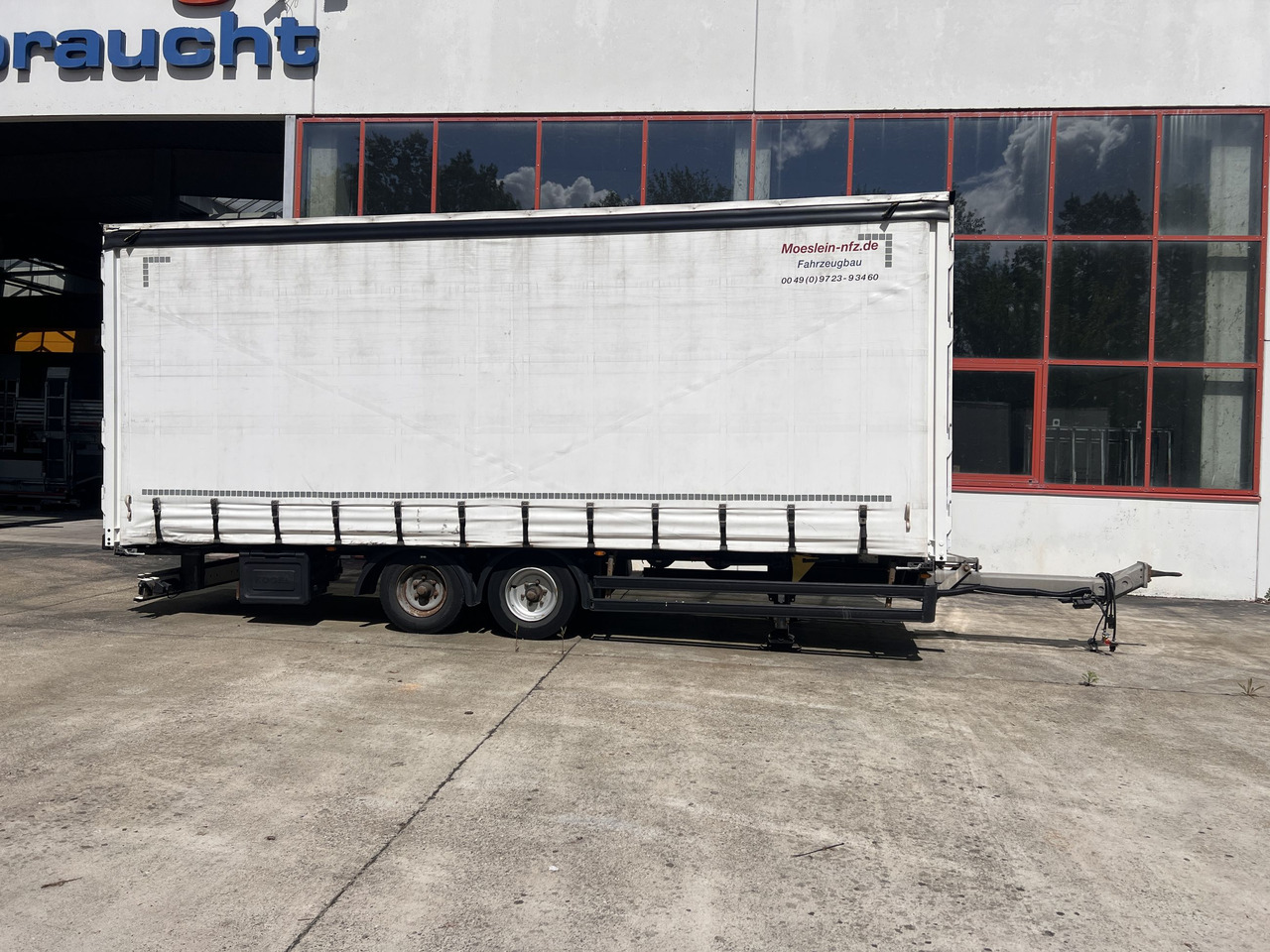 Möslein TPW 105 D Schwebheim Tandemplanenanhänger durchladbar - Приколка со церада: слика 4 Möslein TPW 105 D Schwebheim Tandemplanenanhänger durchladbar - Приколка со церада: слика 4