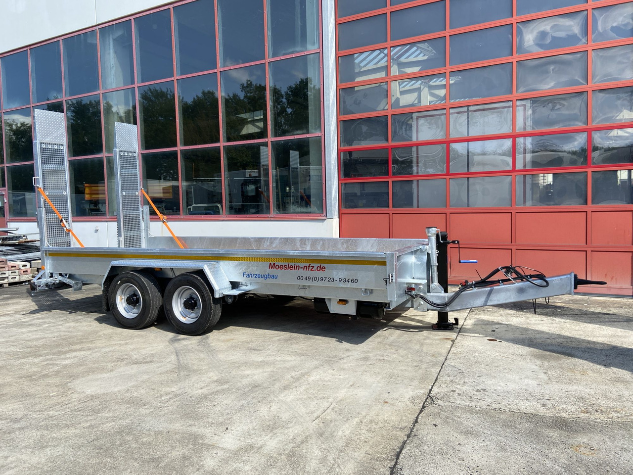 Möslein TT 11-E 5,50 - 2 Tandemtieflader5,50 m x 2 m, Feuerverzinkt - Приколка за низок утовар: слика 2 Möslein TT 11-E 5,50 - 2 Tandemtieflader5,50 m x 2 m, Feuerverzinkt - Приколка за низок утовар: слика 2