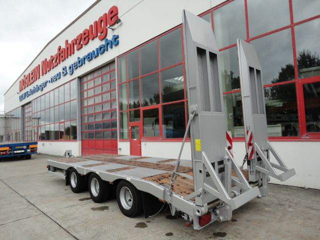 Möslein TT 31 31 t GG Tridem- Tieflader 3 AchsNeufahrzeug - Приколка за низок утовар: слика 3 Möslein TT 31 31 t GG Tridem- Tieflader 3 AchsNeufahrzeug - Приколка за низок утовар: слика 3