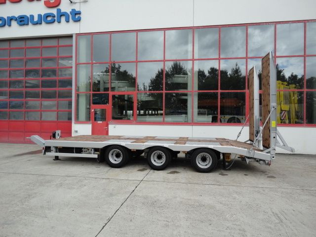 Möslein TT 31 31 t GG Tridem- Tieflader 3 AchsNeufahrzeug - Приколка за низок утовар: слика 4 Möslein TT 31 31 t GG Tridem- Tieflader 3 AchsNeufahrzeug - Приколка за низок утовар: слика 4