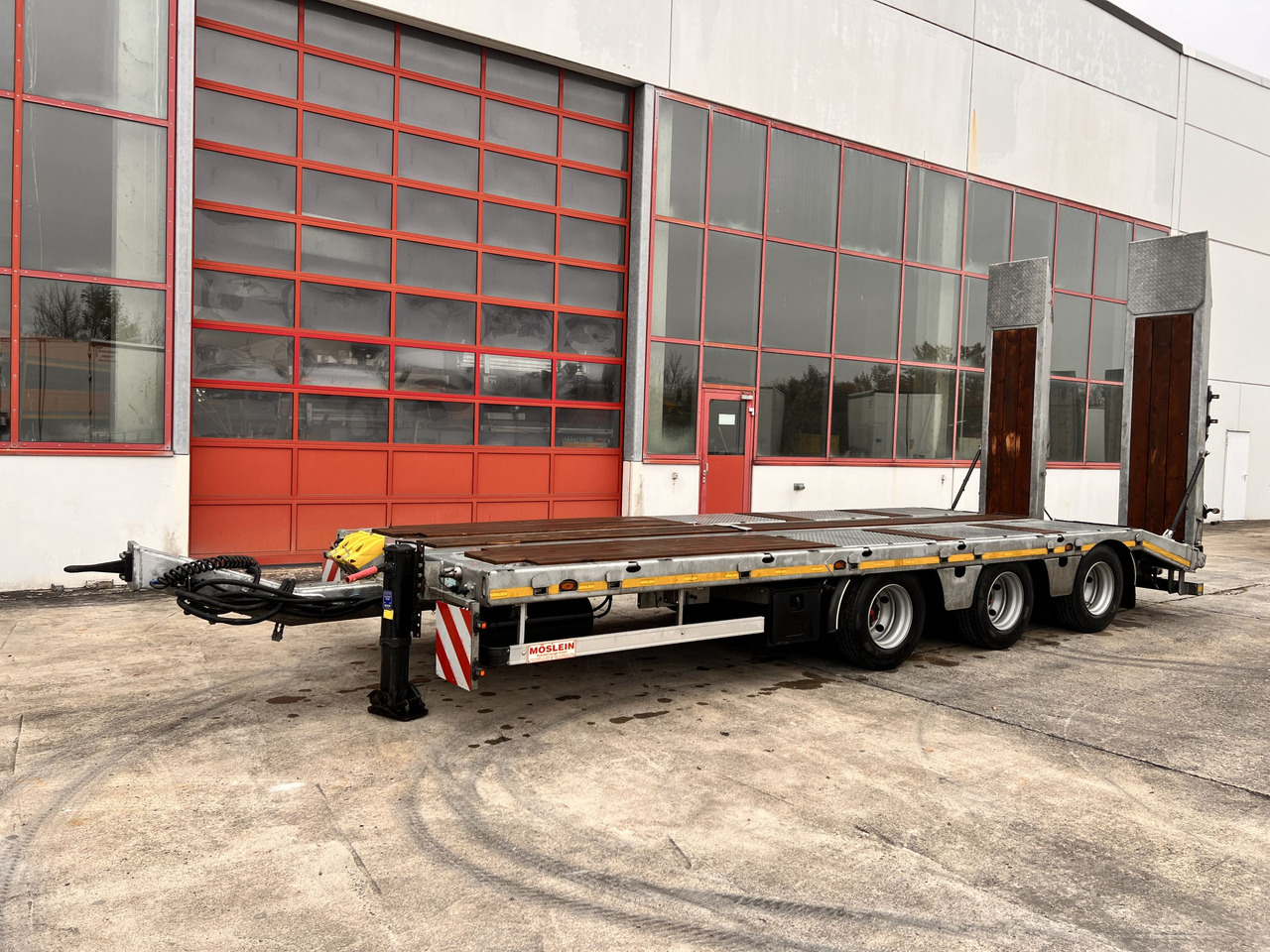 Möslein TTA33 Schwebheim 31 t Tridemtieflader gelenkt, Neuwertig - Приколка за низок утовар: слика 4 Möslein TTA33 Schwebheim 31 t Tridemtieflader gelenkt, Neuwertig - Приколка за низок утовар: слика 4