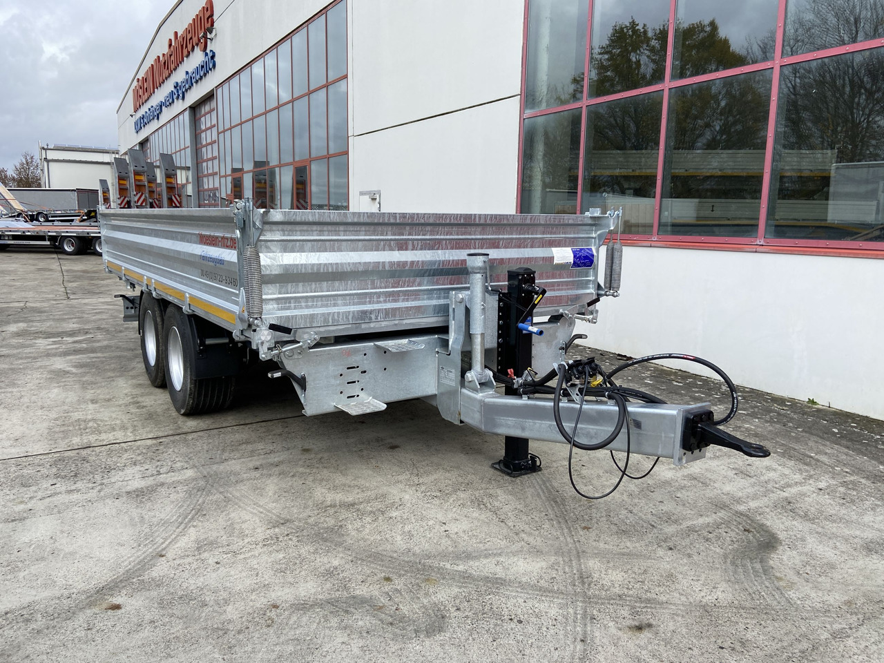 Möslein TTD 14 5,70 m 14 t Tandem- Kipper Tieflader 5,70 m lang, Breite Reifen-- Neufahrzeug -- - Кипер приколка: слика 5 Möslein TTD 14 5,70 m 14 t Tandem- Kipper Tieflader 5,70 m lang, Breite Reifen-- Neufahrzeug -- - Кипер приколка: слика 5