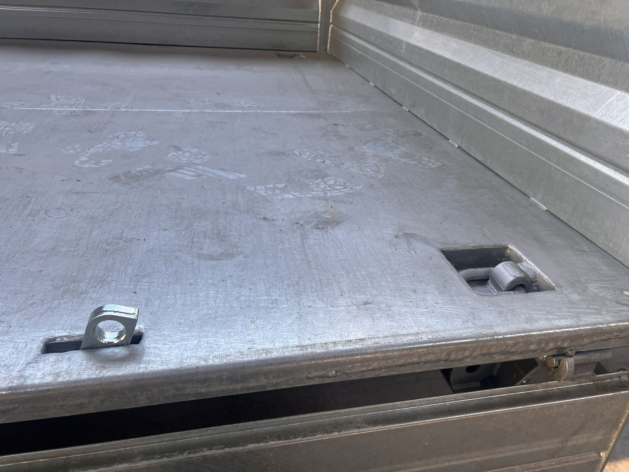 Möslein TTD 14 5,70 m 14 t Tandem- Kipper Tieflader 5,70 m lang, Breite Reifen-- Neufahrzeug -- - Кипер приколка: слика 3 Möslein TTD 14 5,70 m 14 t Tandem- Kipper Tieflader 5,70 m lang, Breite Reifen-- Neufahrzeug -- - Кипер приколка: слика 3