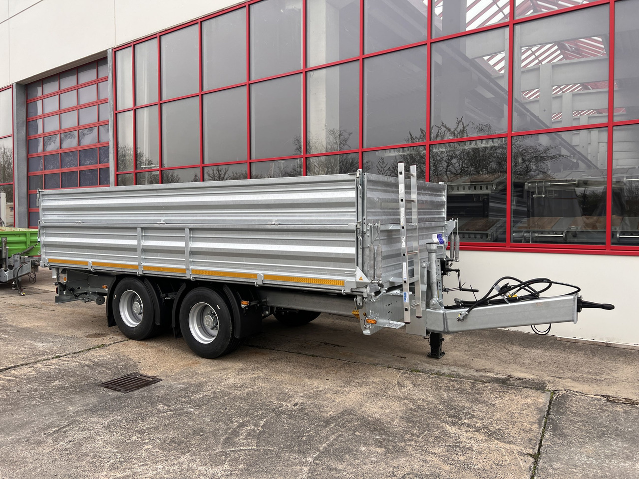 Möslein TTD 19 AB 19 t Tandem 3 Seiten Kipper TiefladerAufsatzbordwänden-- Neufahrzeug -- - Кипер приколка: слика 4 Möslein TTD 19 AB 19 t Tandem 3 Seiten Kipper TiefladerAufsatzbordwänden-- Neufahrzeug -- - Кипер приколка: слика 4