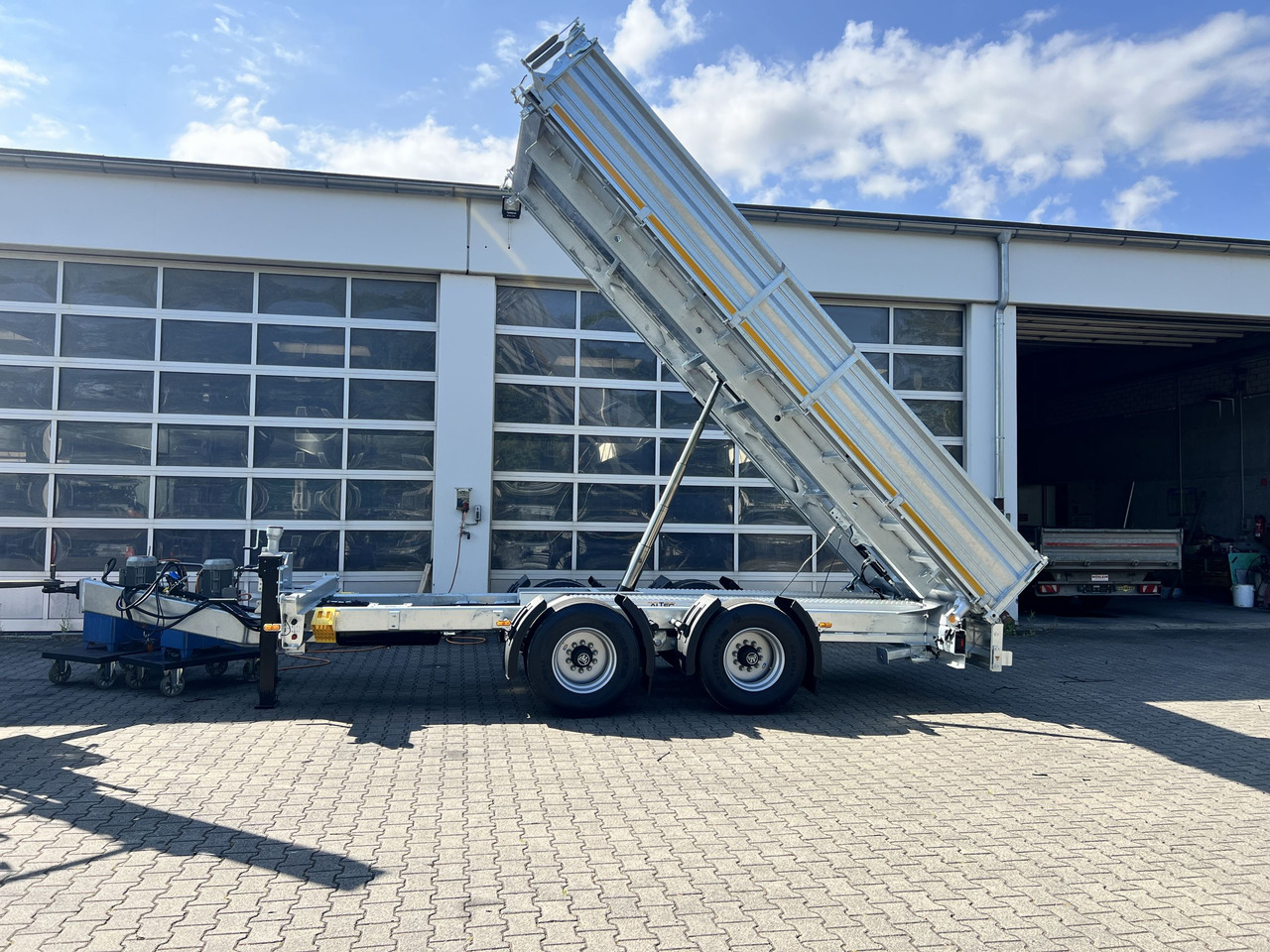 Möslein TTD 19 B neuer 19 t Tandemkipper- Tieflader hydraulischer Klappe - Кипер приколка: слика 4 Möslein TTD 19 B neuer 19 t Tandemkipper- Tieflader hydraulischer Klappe - Кипер приколка: слика 4