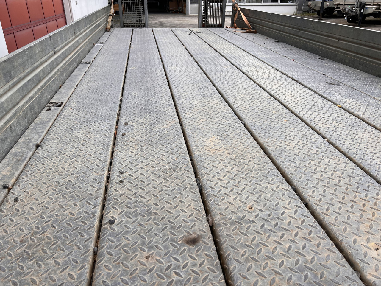 Приколка за низок утовар за транспорт на тешка машини Möslein TTS 13 Schwebheim  13 t Tandemtieflader: слика 6