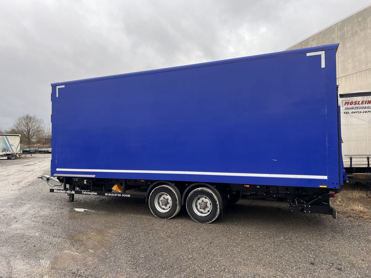 Möslein Tandem Koffer, Ladebordwand + Durchladbar, Weni - Приколка сандучар: слика 4 Möslein Tandem Koffer, Ladebordwand + Durchladbar, Weni - Приколка сандучар: слика 4