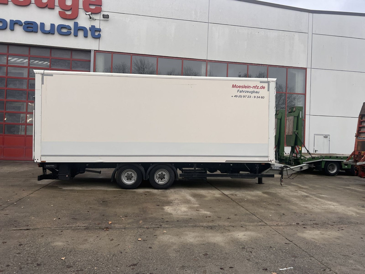 Möslein Tandem Koffer mit Ladebordwand 1,5 t + Durchlad - Приколка сандучар: слика 4 Möslein Tandem Koffer mit Ladebordwand 1,5 t + Durchlad - Приколка сандучар: слика 4