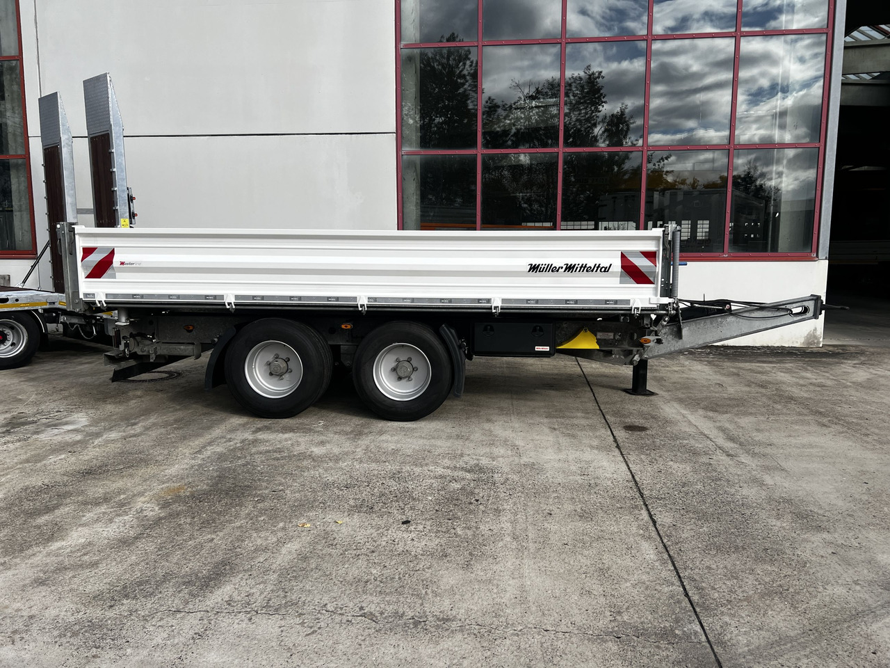Müller Mitteltal TA-2 14,4 t Tandemkipper- Tieflader Breitbereifung NEUWERTIG - Кипер приколка: слика 2 Müller Mitteltal TA-2 14,4 t Tandemkipper- Tieflader Breitbereifung NEUWERTIG - Кипер приколка: слика 2