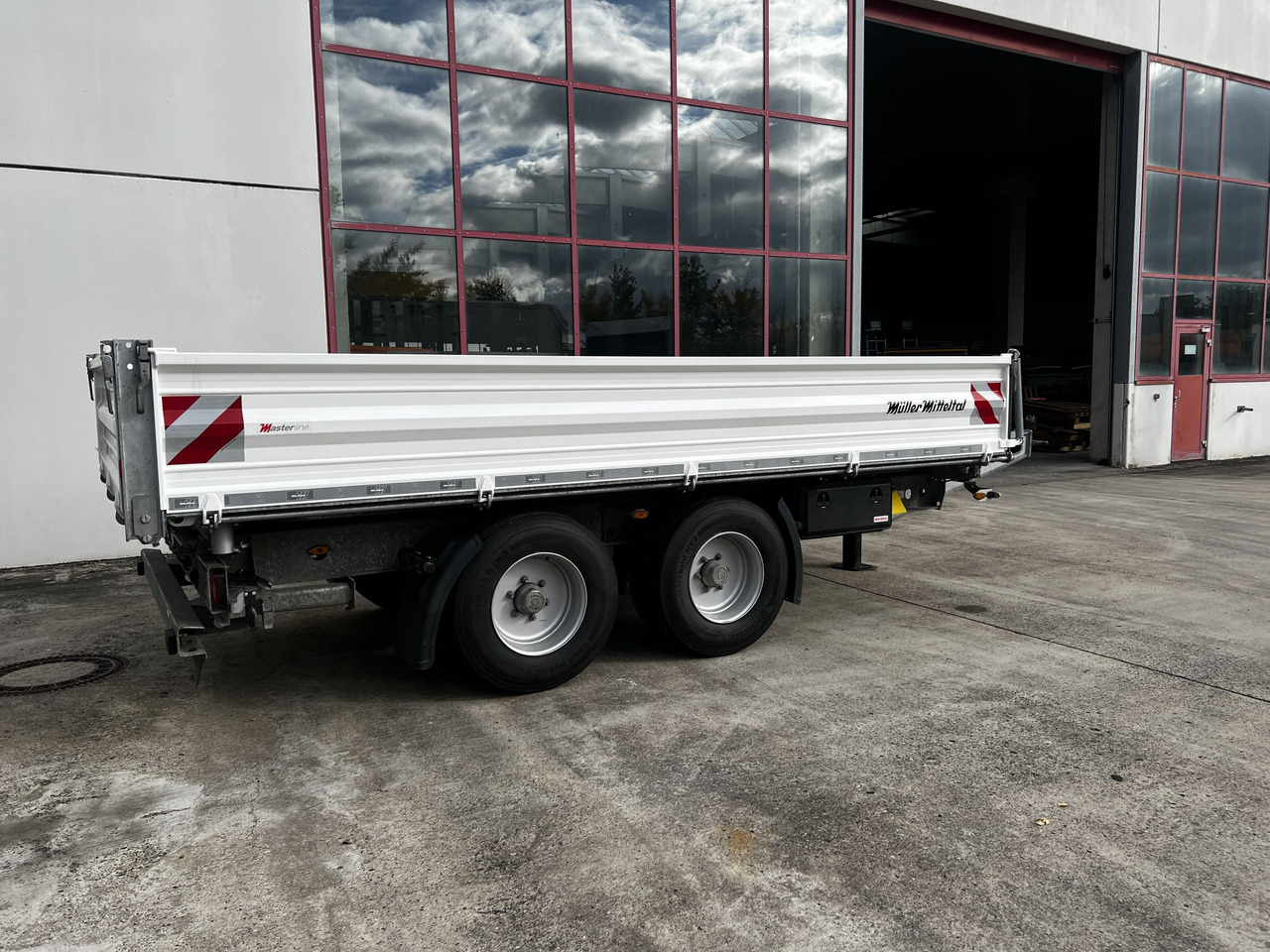 Müller Mitteltal TA-2 14,4 t Tandemkipper- Tieflader Breitbereifung NEUWERTIG - Кипер приколка: слика 4 Müller Mitteltal TA-2 14,4 t Tandemkipper- Tieflader Breitbereifung NEUWERTIG - Кипер приколка: слика 4