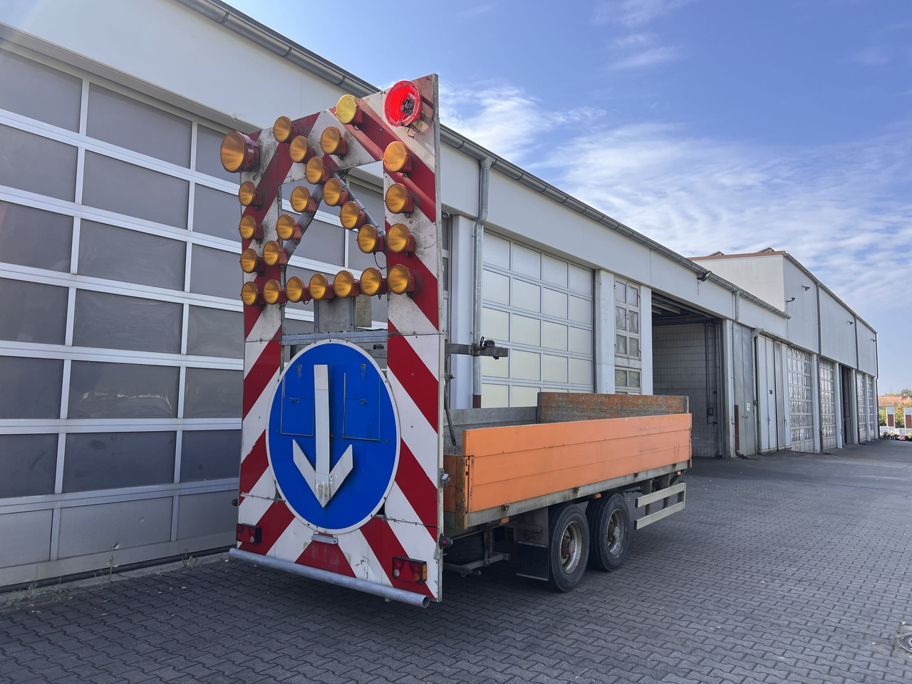 Schmitz Korbach SDAH Tandempritsche - Приколка платформа: слика 1 Schmitz Korbach SDAH Tandempritsche - Приколка платформа: слика 1