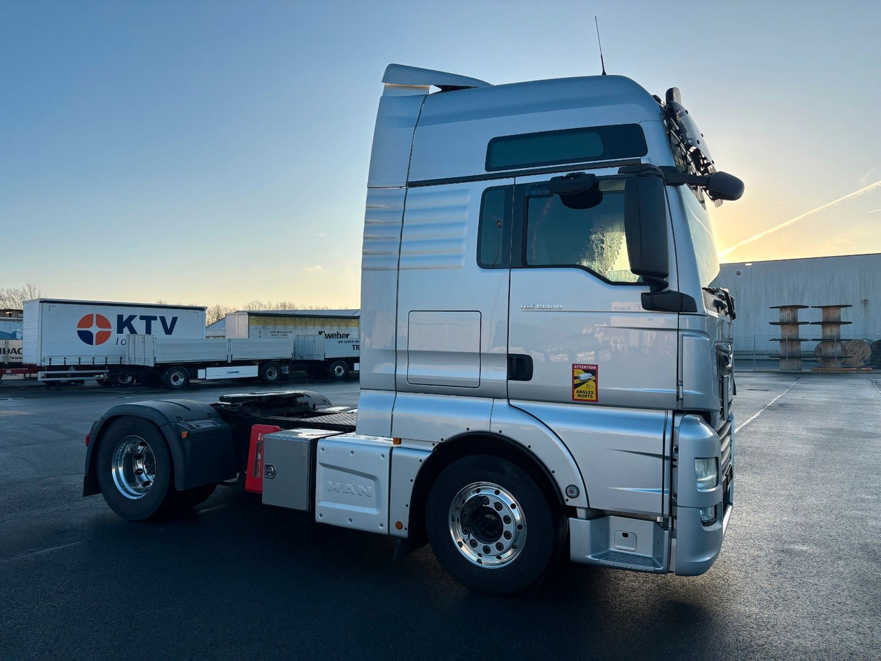 MAN TGX 18.510 XXL Retarder ACC LGS - Камион влекач: слика 1 MAN TGX 18.510 XXL Retarder ACC LGS - Камион влекач: слика 1