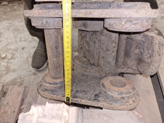 ENGANCHE RÁPIDO PARA MINIEXCAVADORA (ANCHO – 135 MM) - Брза спојка: слика 5 ENGANCHE RÁPIDO PARA MINIEXCAVADORA (ANCHO – 135 MM) - Брза спојка: слика 5