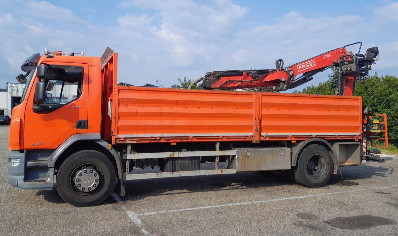 DAF FA LF 320 19t Fassi Kran - Камион со платформа, Камион со кран: слика 2 DAF FA LF 320 19t Fassi Kran - Камион со платформа, Камион со кран: слика 2