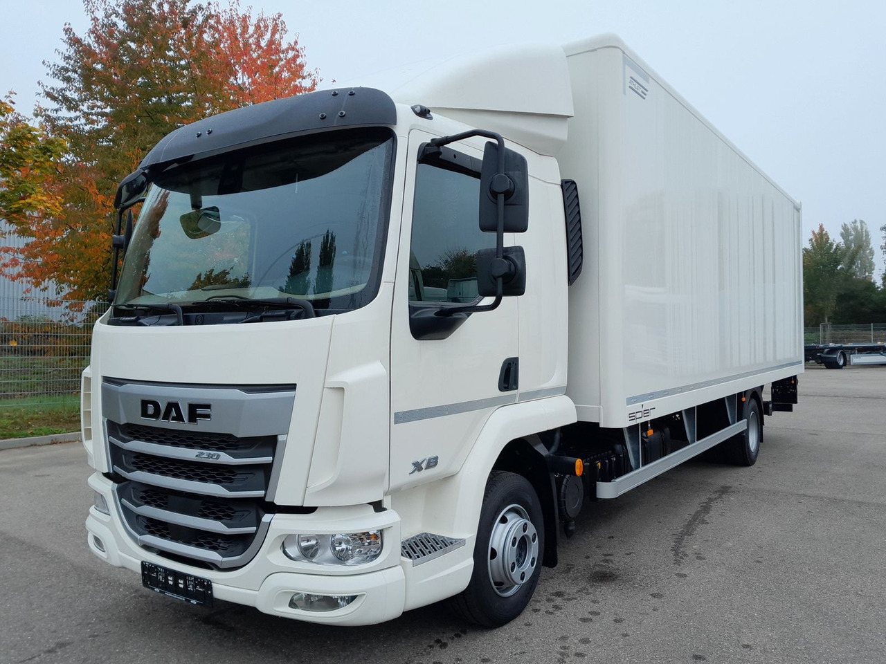 DAF FA XB 230 12t - Камион сандучар: слика 1 DAF FA XB 230 12t - Камион сандучар: слика 1