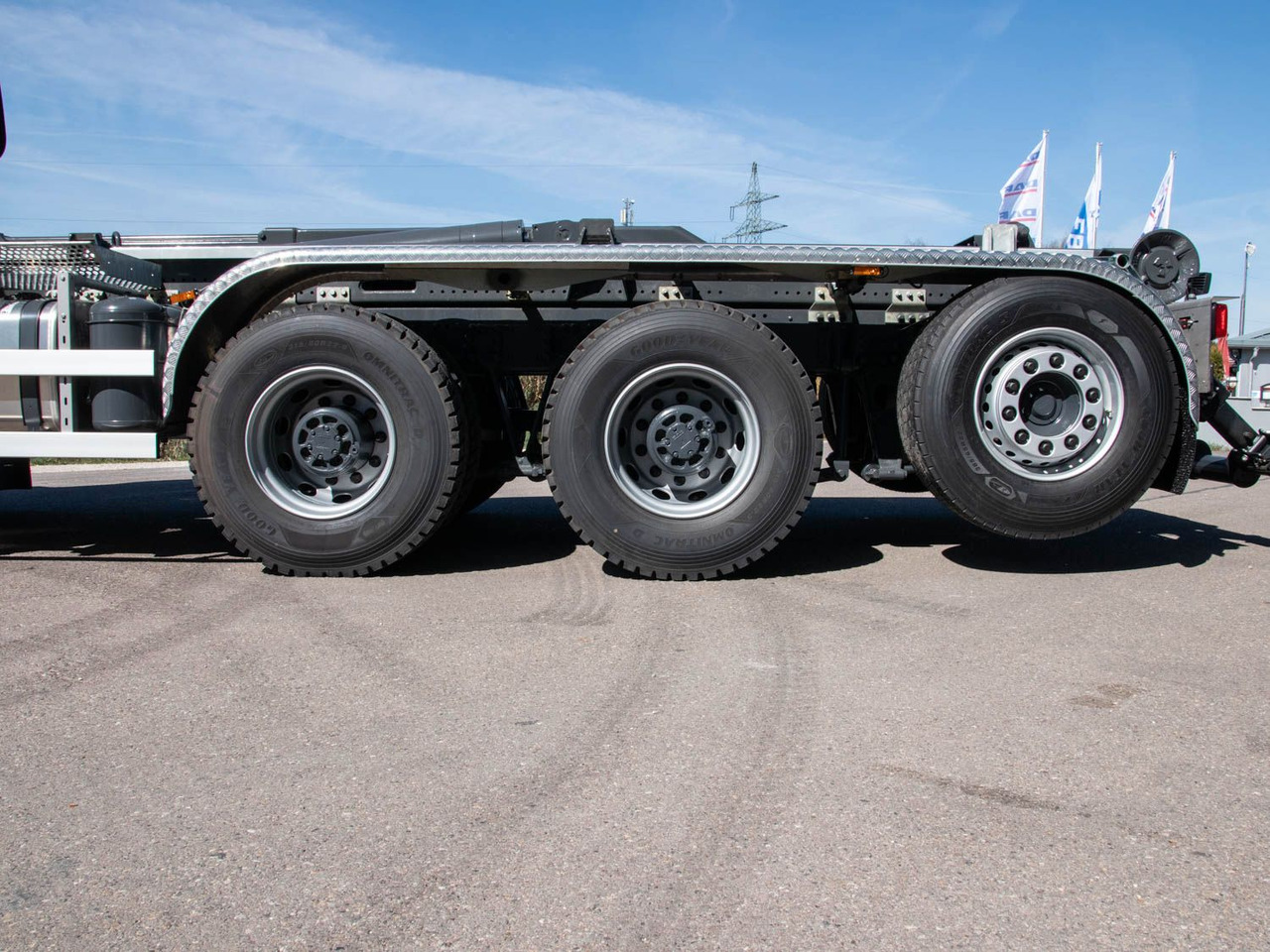 DAF XF 530 FAW mit VDL Abrollkipper DAF XF 530 FAW mit VDL Abrollkipper - Камион со кука за подигање: слика 5 DAF XF 530 FAW mit VDL Abrollkipper DAF XF 530 FAW mit VDL Abrollkipper - Камион со кука за подигање: слика 5