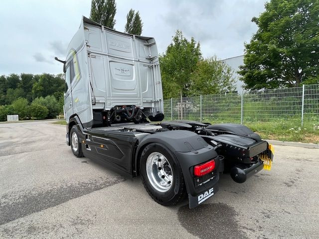 DAF XG+ 480 FT 75 Jahre DAF Edition "Limitiert" DAF XG+ 480 FT 75 Jahre DAF Edition - Камион влекач: слика 3 DAF XG+ 480 FT 75 Jahre DAF Edition "Limitiert" DAF XG+ 480 FT 75 Jahre DAF Edition - Камион влекач: слика 3
