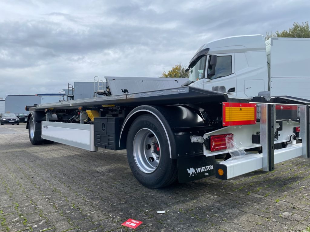 Wielton 2-Achs Außenroller-Abrollanhänger Wielton 2-Achs Außenroller-Abrollanhänger - Роло/ Подизач приколка: слика 3 Wielton 2-Achs Außenroller-Abrollanhänger Wielton 2-Achs Außenroller-Abrollanhänger - Роло/ Подизач приколка: слика 3