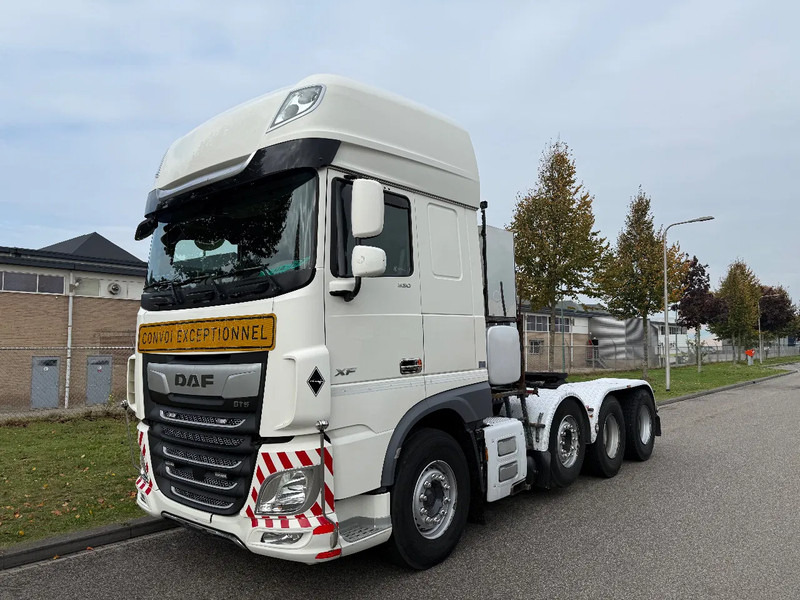 DAF XF 530 FTM 8X4 handgeschakeld 8-2018 retarder - Камион влекач: слика 1 DAF XF 530 FTM 8X4 handgeschakeld 8-2018 retarder - Камион влекач: слика 1