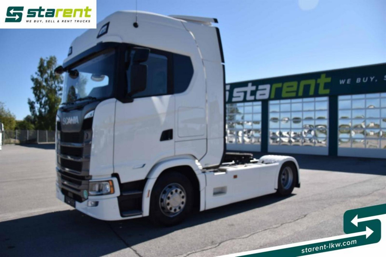 Scania S560 Retarder Navi LED-Lichter Ledersitze ACC - Камион влекач: слика 1 Scania S560 Retarder Navi LED-Lichter Ledersitze ACC - Камион влекач: слика 1
