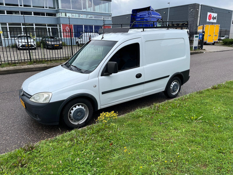 Opel Combo 1.3 CDTI, Airco, Radio, Roofrack - Мало комбе: слика 2 Opel Combo 1.3 CDTI, Airco, Radio, Roofrack - Мало комбе: слика 2