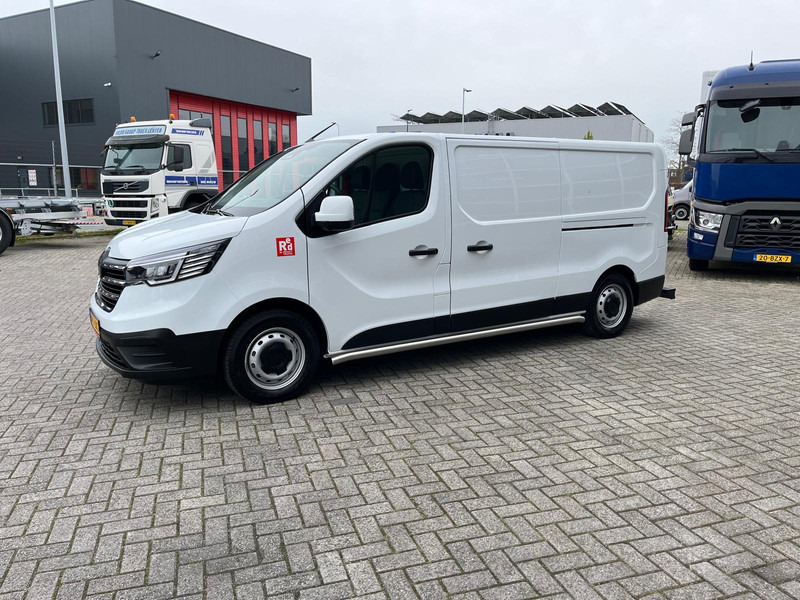 Renault Trafic E-Tech Red L2 H1, Nieuwstaat/New condition, Lees omschrijving/Read description - Мало комбе, Електрично комбе: слика 3 Renault Trafic E-Tech Red L2 H1, Nieuwstaat/New condition, Lees omschrijving/Read description - Мало комбе, Електрично комбе: слика 3