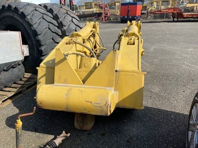 CAT D 8 R Ripper CAT D 8 R Ripper - Нож за парање за Градежна машина: слика 2 CAT D 8 R Ripper CAT D 8 R Ripper - Нож за парање за Градежна машина: слика 2
